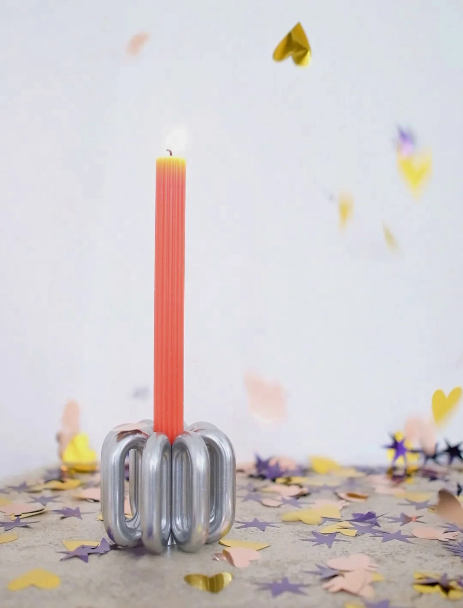 '0'- Kerzenständer in Zahlenform | The Form Follows